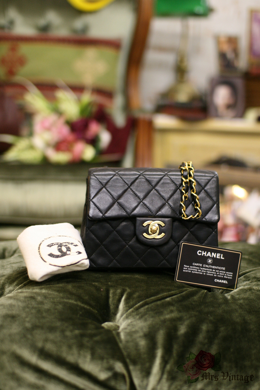 chanel lambskin quilted mini square flap black
