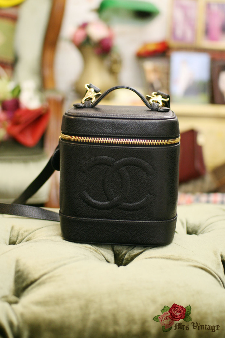 CHANEL, Bags, Chanel Vintage Vanity Case Caviar Leather