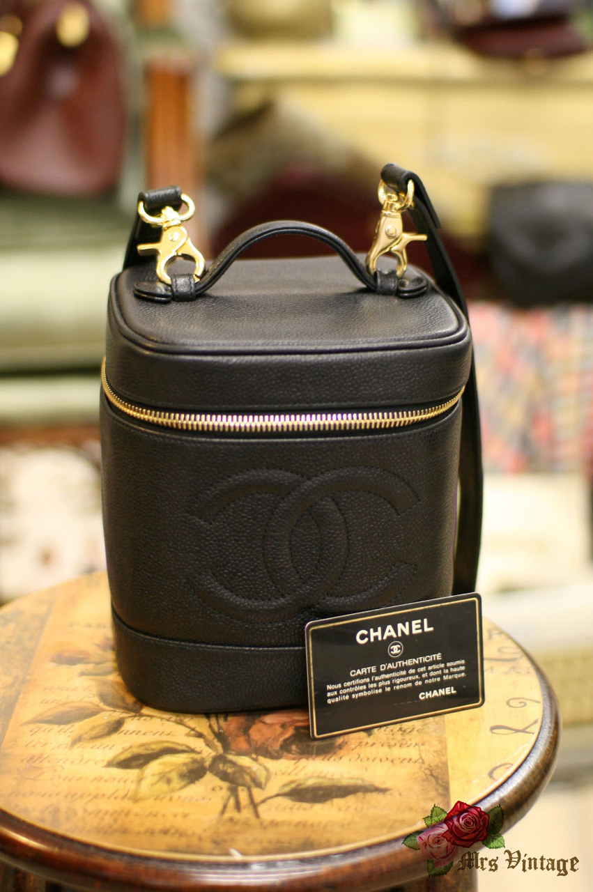 Vanity leather handbag Chanel Black in Leather - 29691920